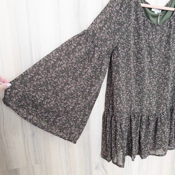 Easel Womens Floral Blouse Size L Green Flowy Boho Romantic Cottage Romantic - Picture 4 of 6